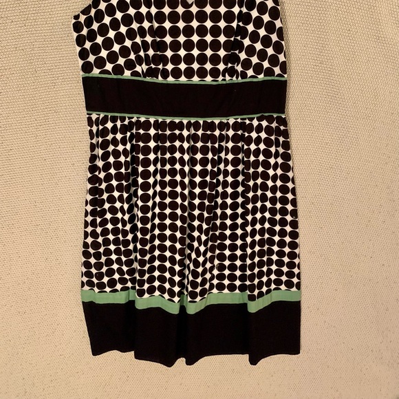 Black and white polkadot sleeveless swing dress - Picture 3 of 14